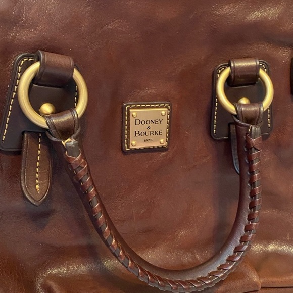 EUC Dooney & Bourke Toledo Stanwich satchel -medium - Picture 3 of 7